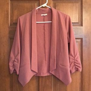 Quarter sleeve blazer